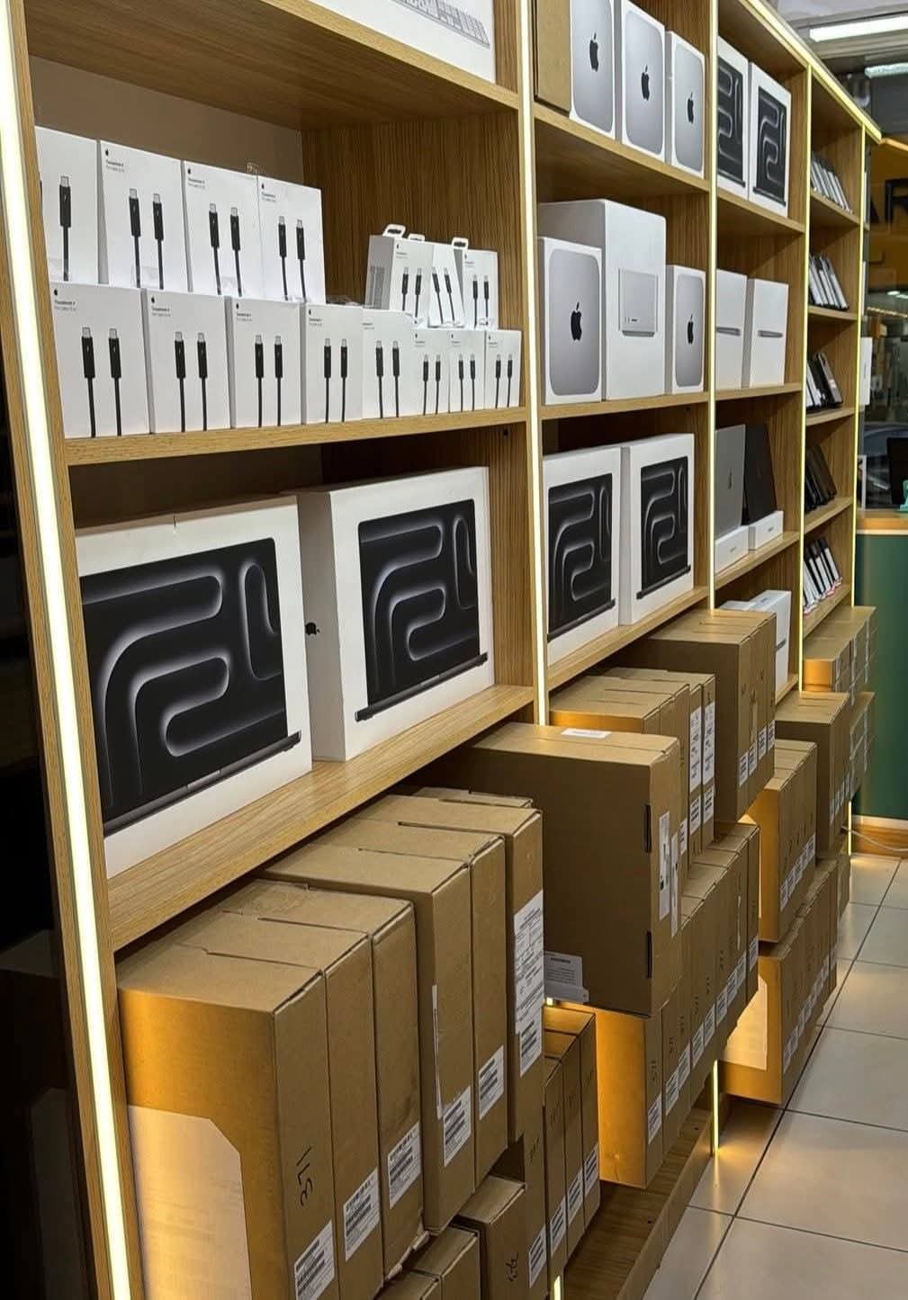 MacBook Pro Laptop - Image 2