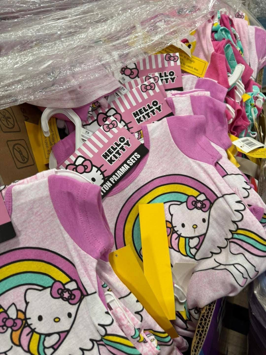 Kids Clothes Pallets - Image 7